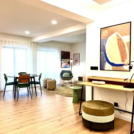 Classy & Modern * Кашкайш