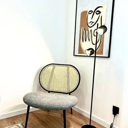 Classy & Modern