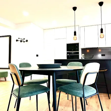 Classy & Modern