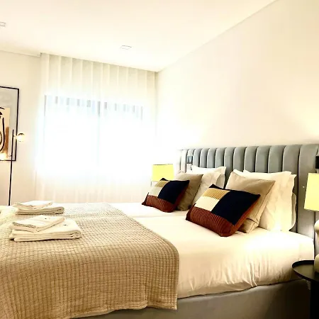 Classy & Modern Apartment